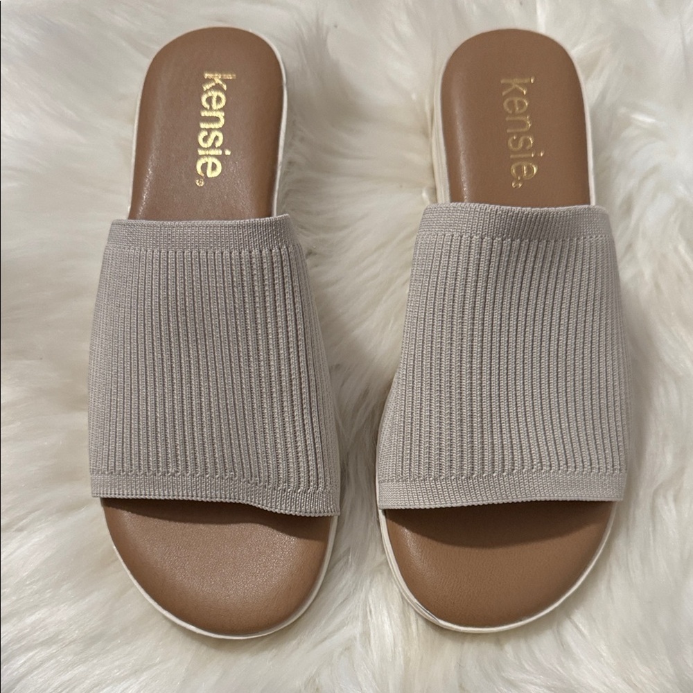 Kensie Tan and Cream Women's Sandals Size 6